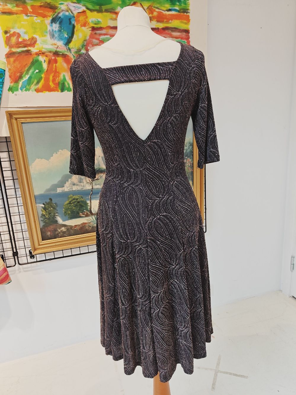 Selskabskjole broderet m. kobbertråde